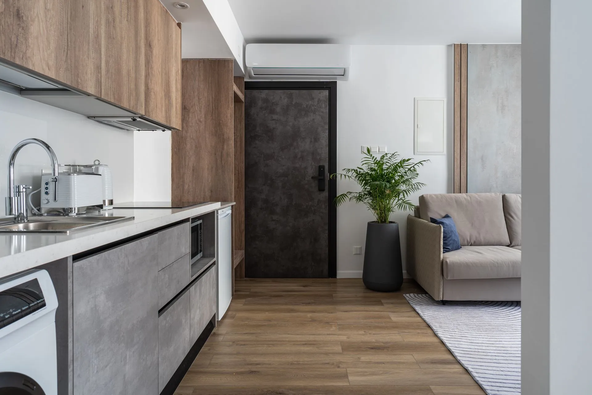 Studio Suite - Balcony View