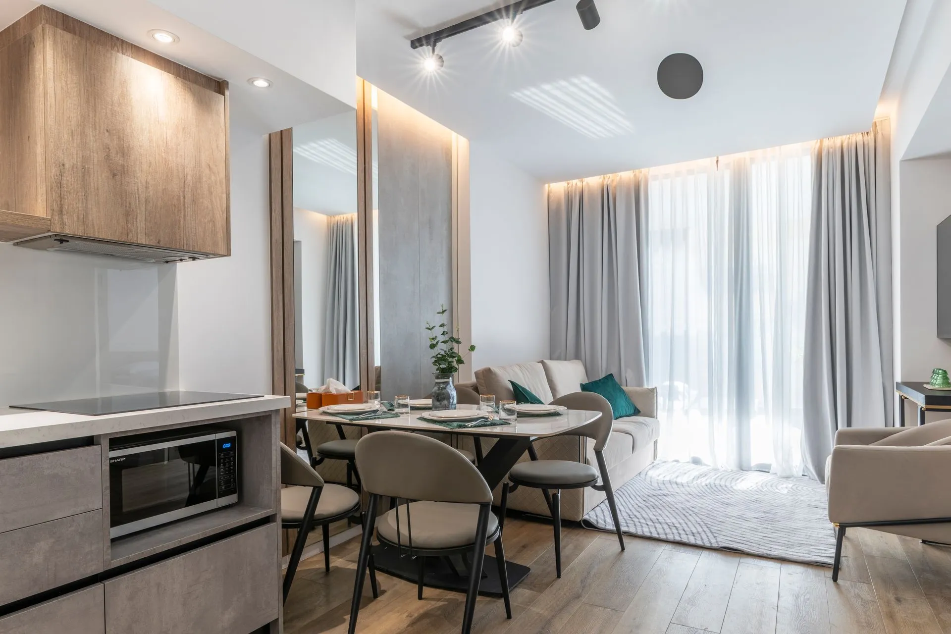 1-Bedroom Suite - Balcony