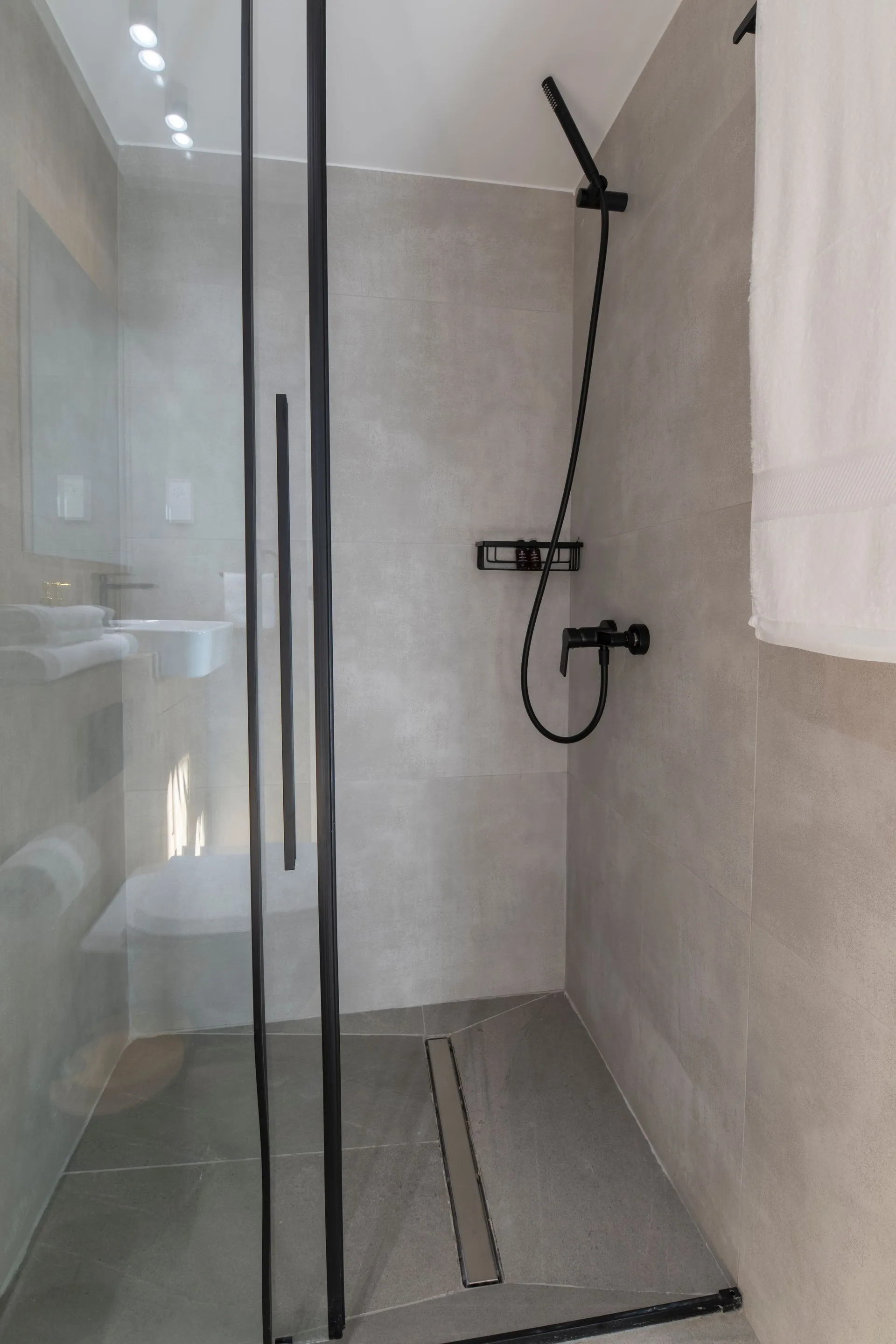 2-Bedroom Suite - Kitchen Island