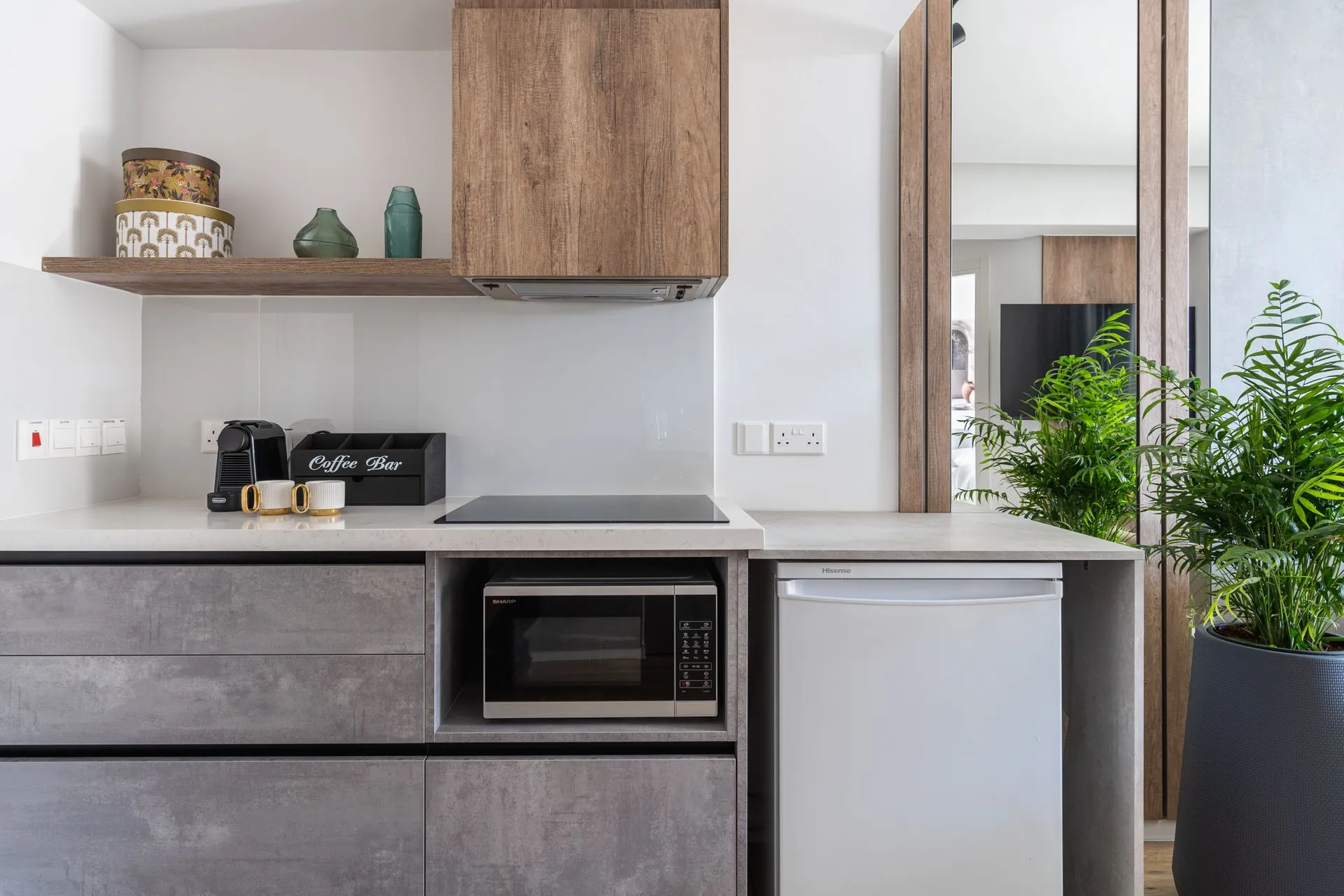 1-Bedroom Suite - Kitchen