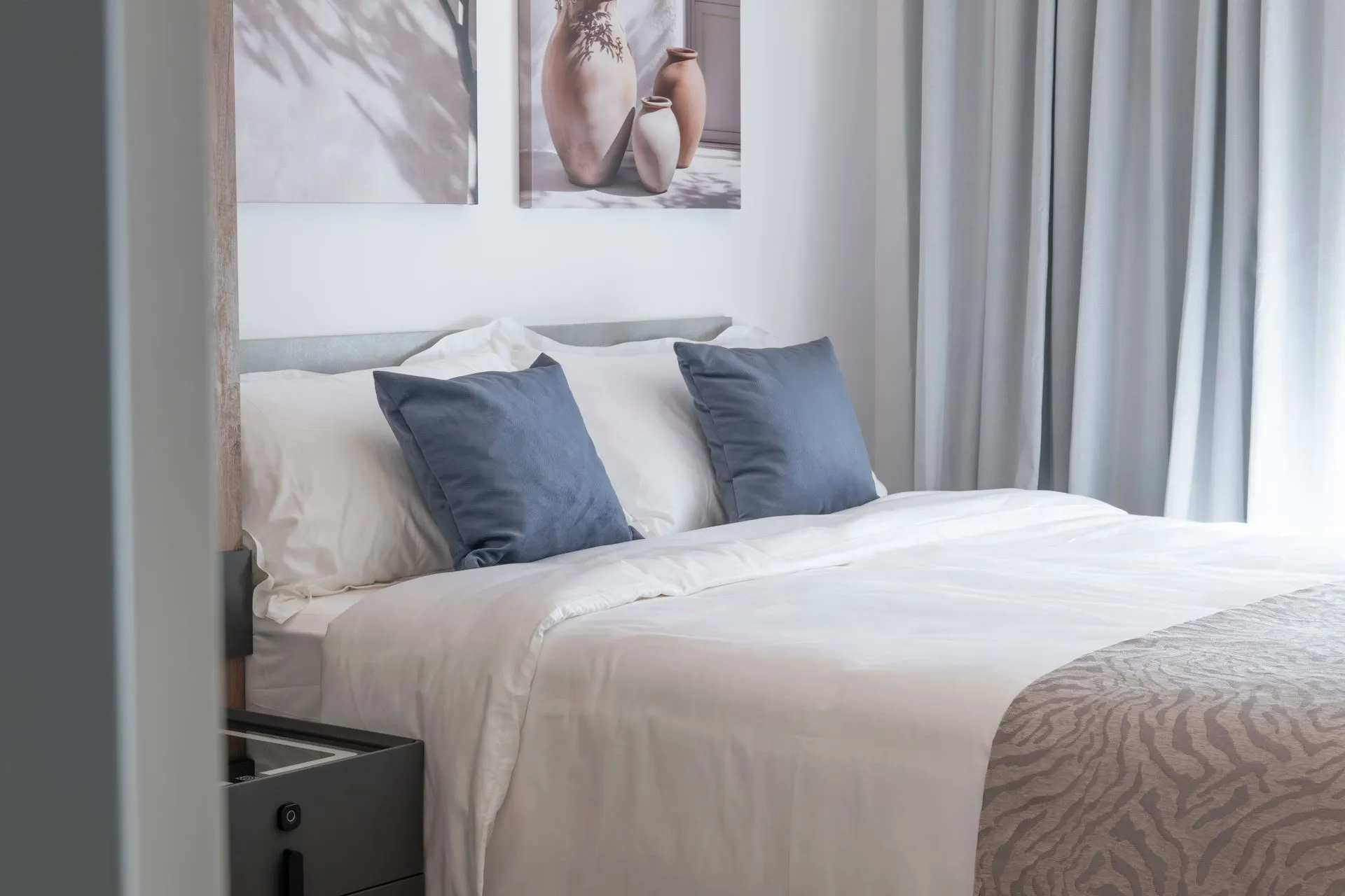 1-Bedroom Suite - Night View