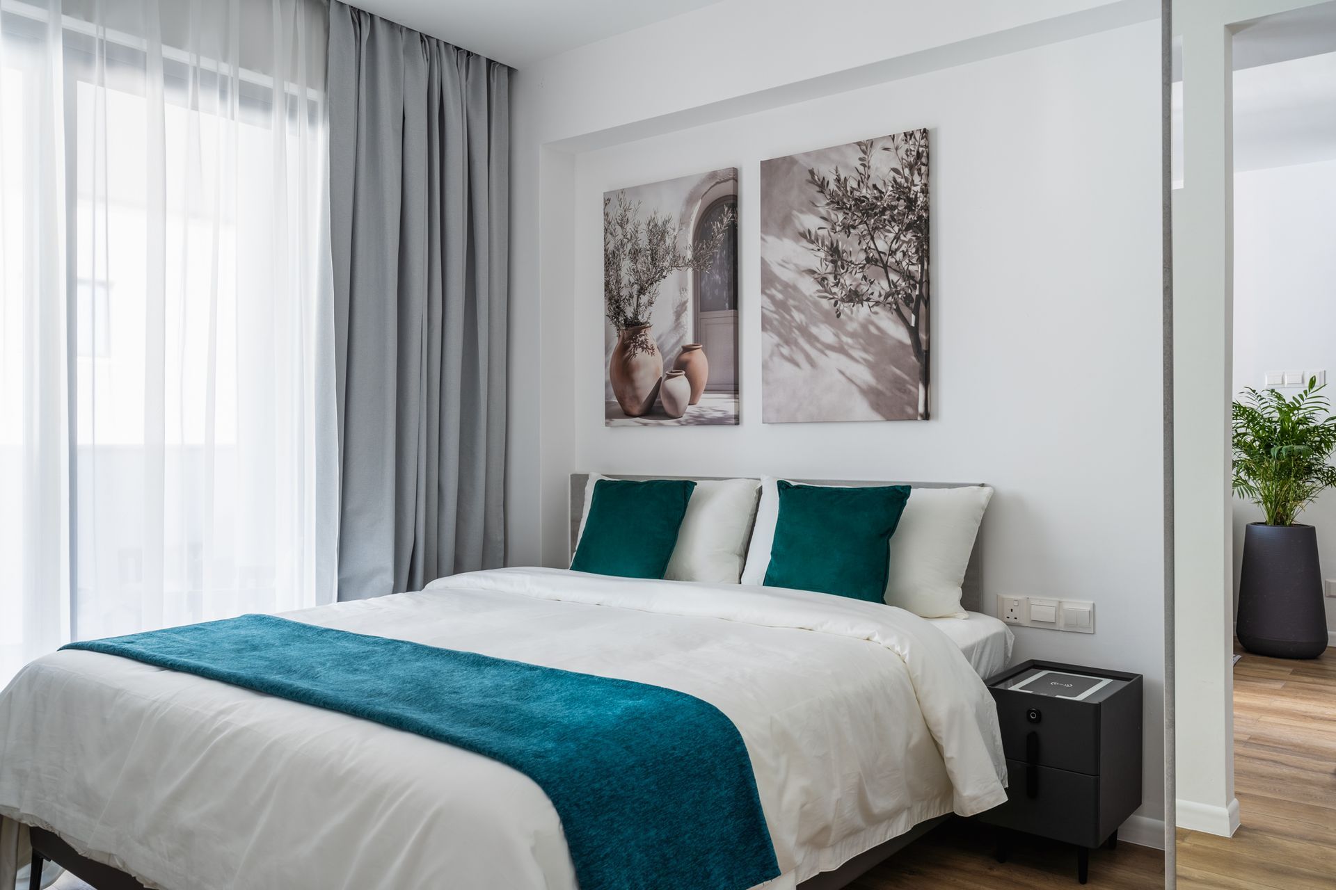 Studio suite seating area with modern decor